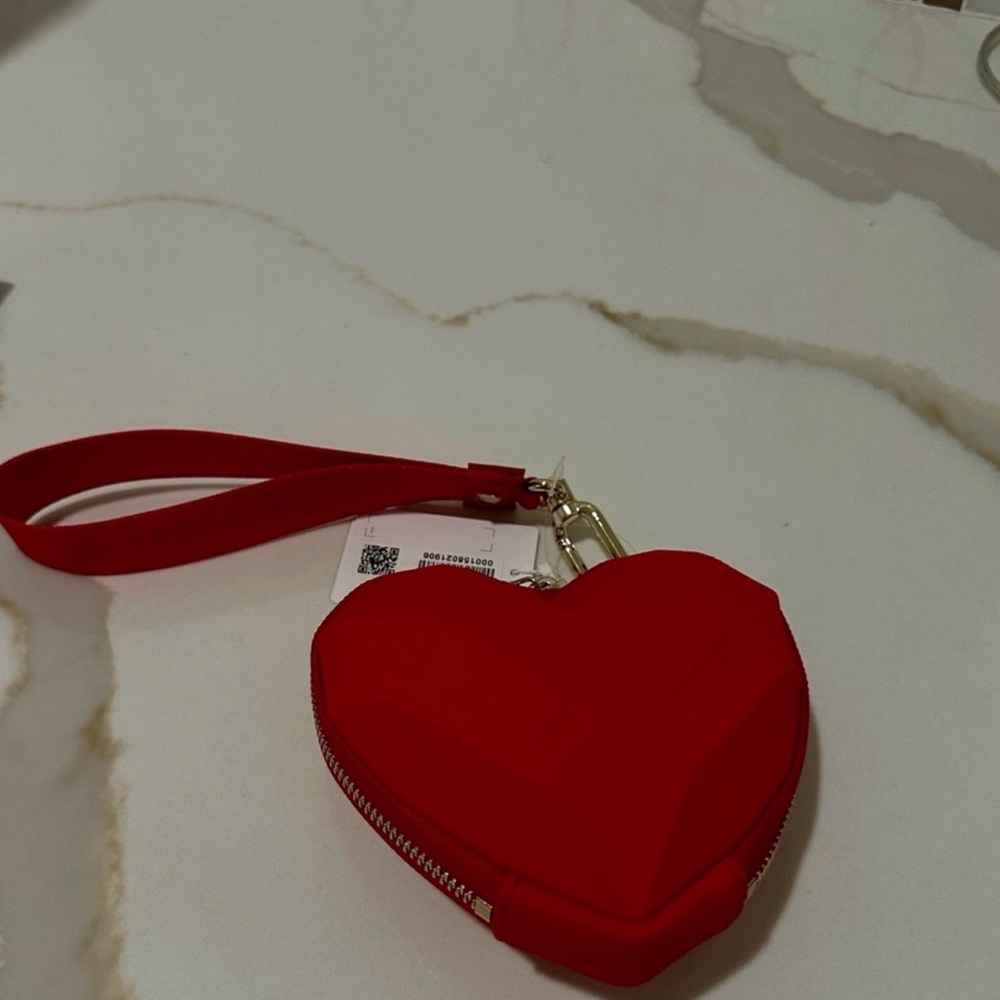 NWT! Lululemon Heart Wristlet Oxford Red - Picture 12 of 15